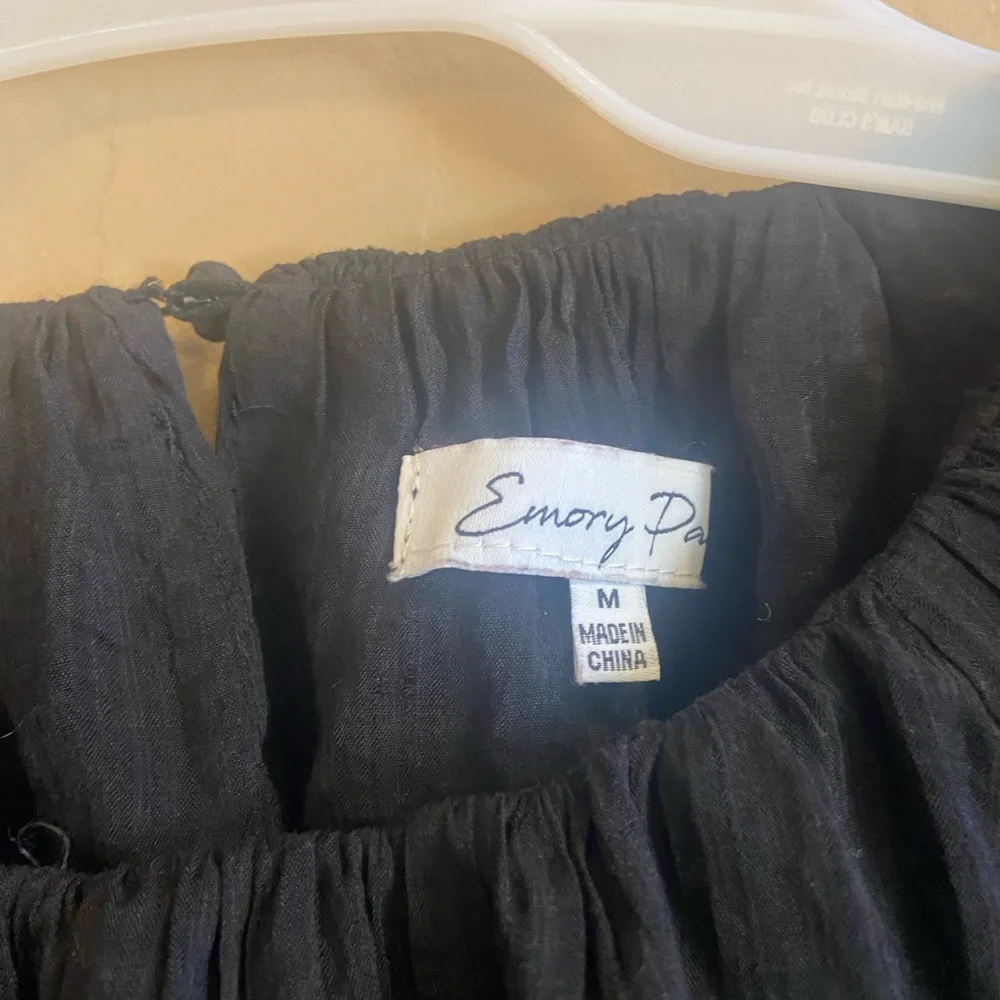 Emory Park puffy long sleeve crop top black size medium rayon nylon